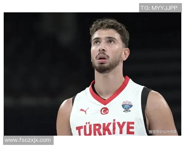 土耳其篮球与足球领域的明星球员及其成就解析